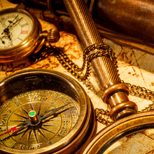 コンパスやルーペの画像